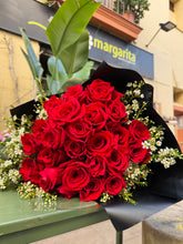 Cargar imagen en el visor de la galería, Ramo de 12 o 24 Rosas Rojas