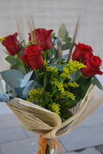 Cargar imagen en el visor de la galería, Ramo de 6 Rosas