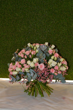 Cargar imagen en el visor de la galería, Ramo tonos rosáceos y blancos