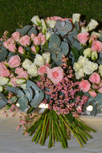 Cargar imagen en el visor de la galería, Ramo tonos rosáceos y blancos